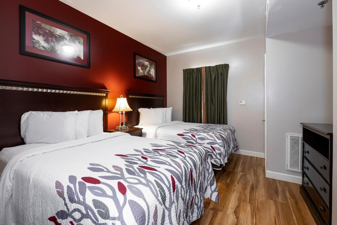 Red Roof Inn & Suites Wilson Exteriör bild