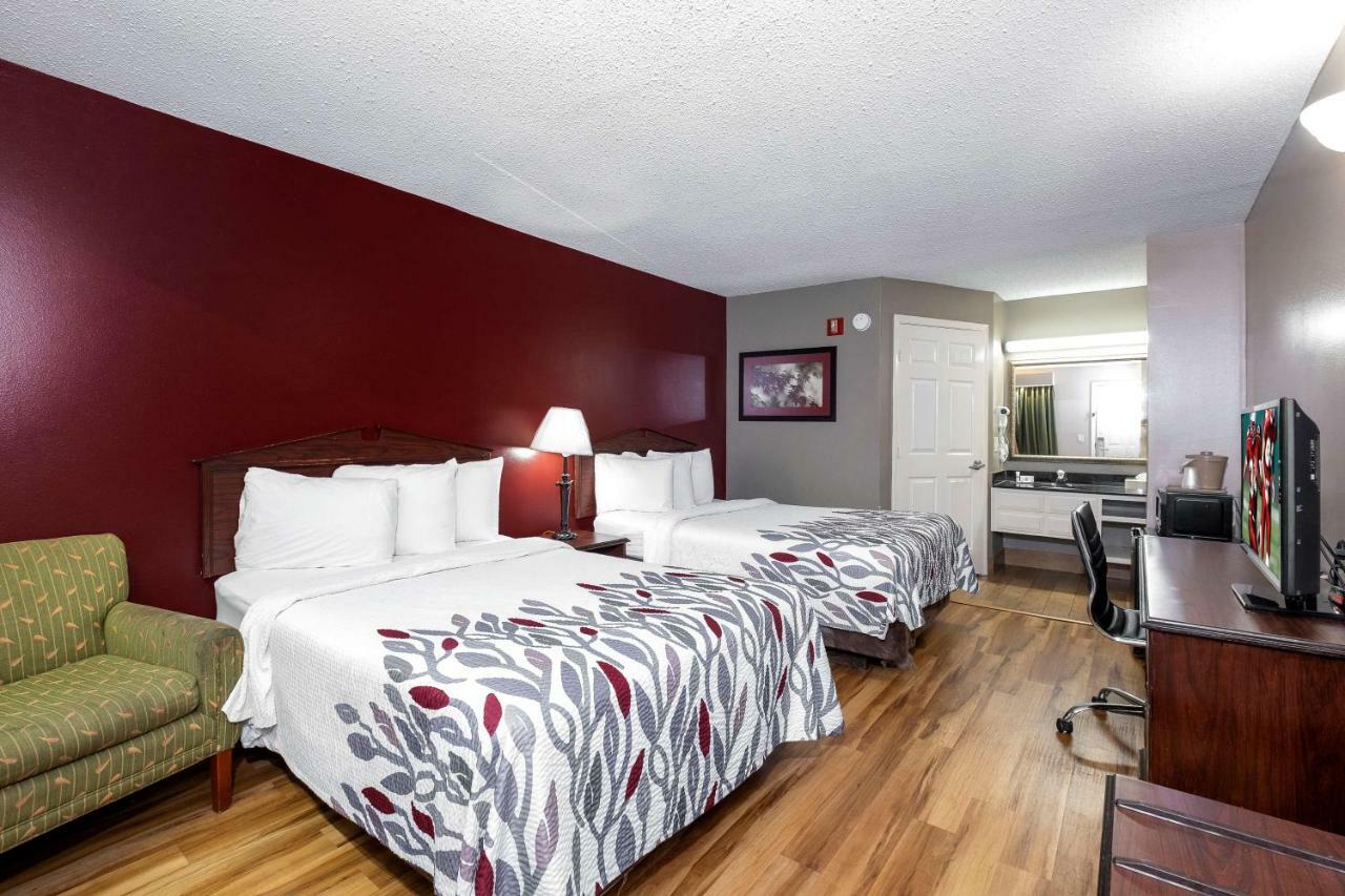 Red Roof Inn & Suites Wilson Exteriör bild